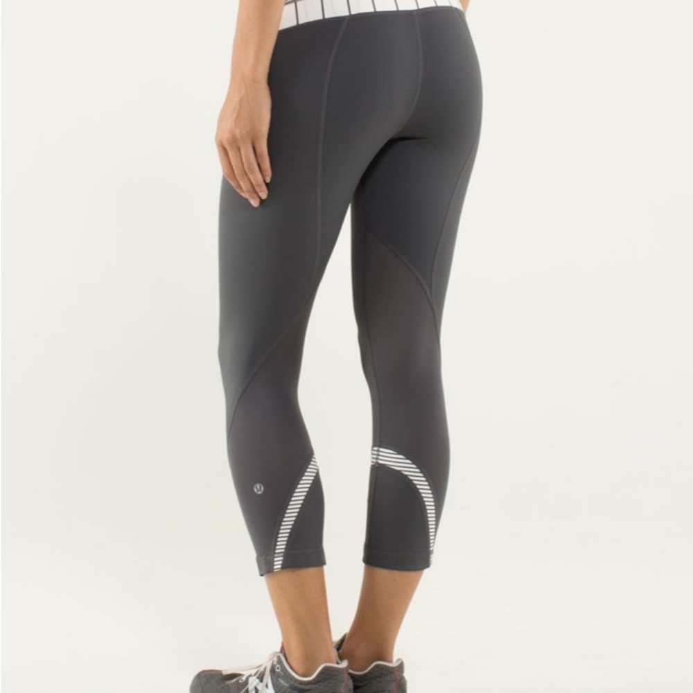 Lululemon Inspire Crop